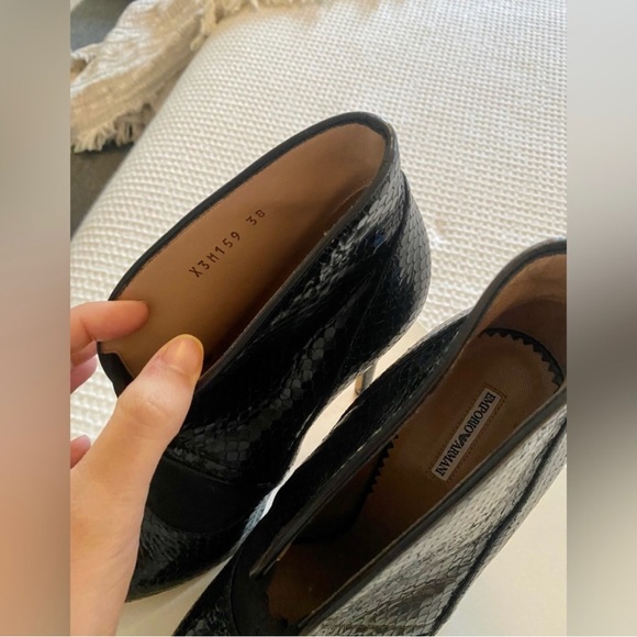 ARMANI Black Bootie Pump Heel SIZE 38 Pointed toe closed toe textured upper - Picture 13 of 13